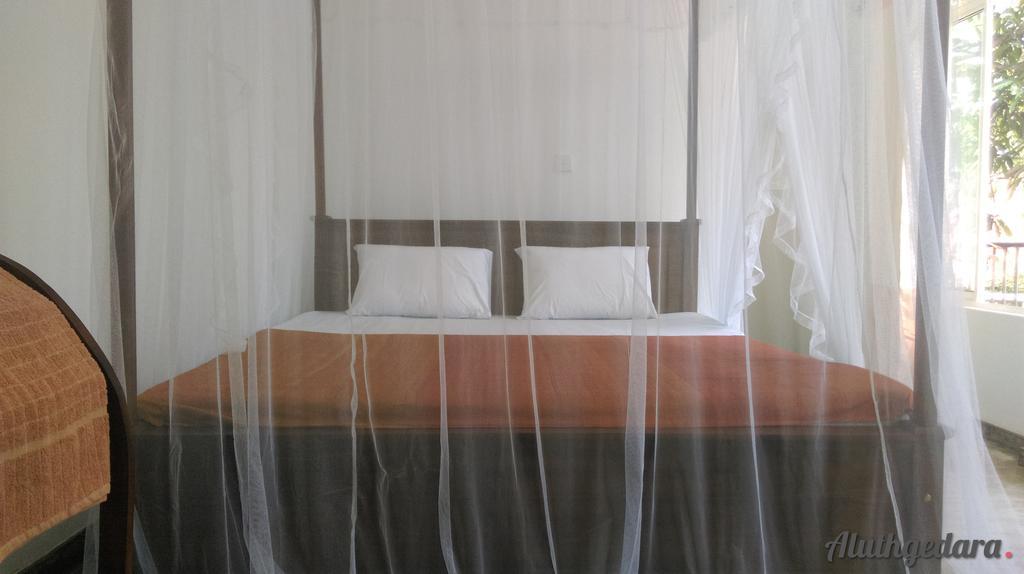 Aluthgedara Guest House Unawatuna Buitenkant foto