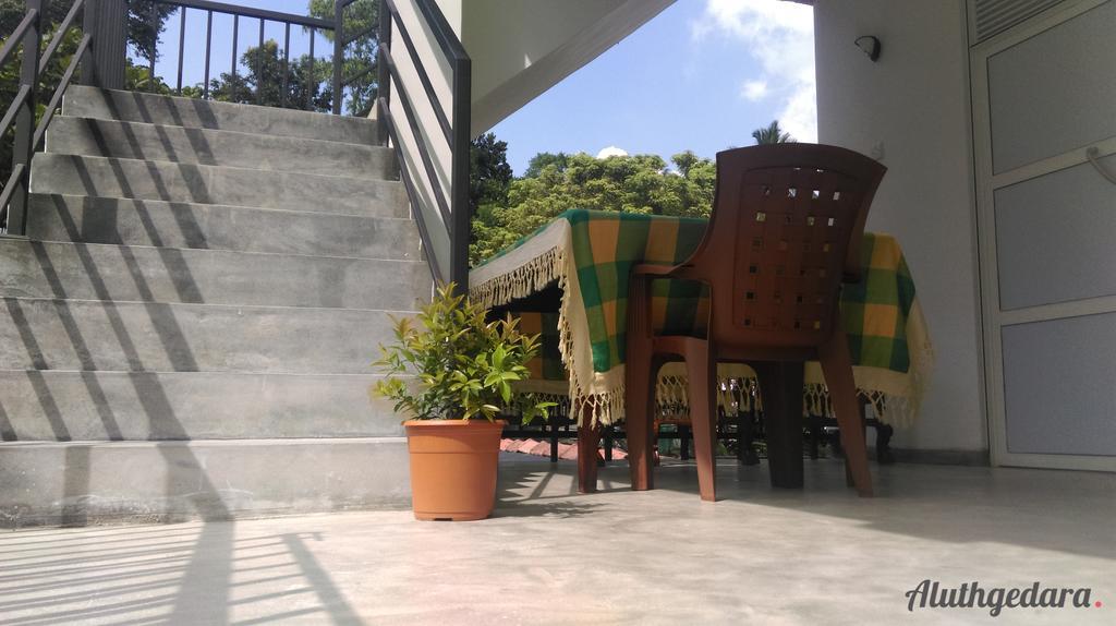 Aluthgedara Guest House Unawatuna Buitenkant foto