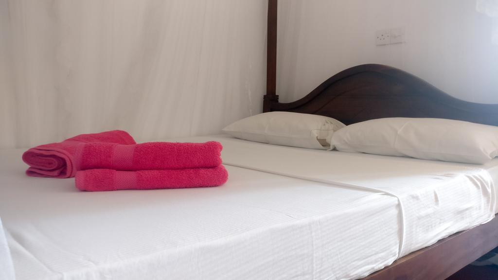 Aluthgedara Guest House Unawatuna Buitenkant foto